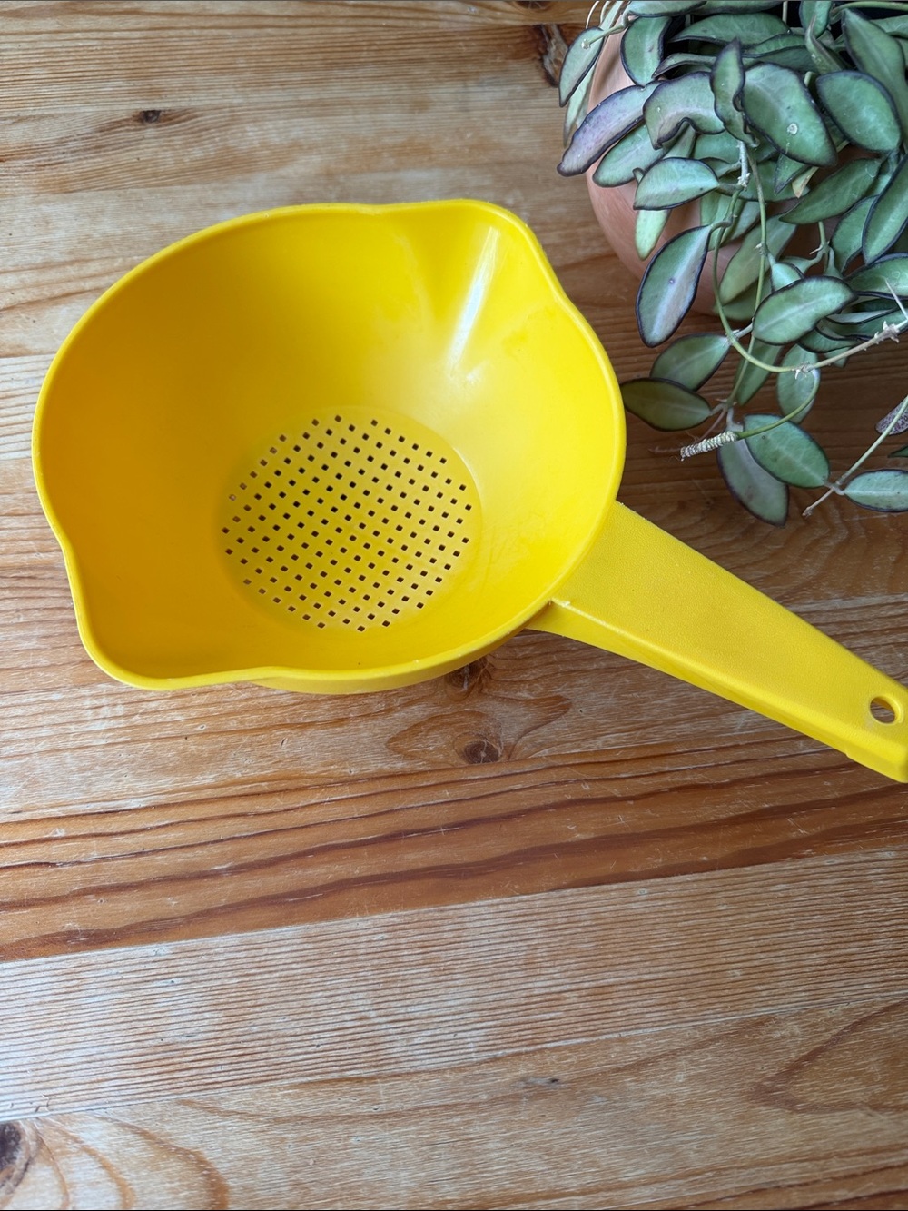 Vintage  Tupperware Plastic Colander Strainer